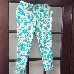 Stretch Fitted Capris Floral